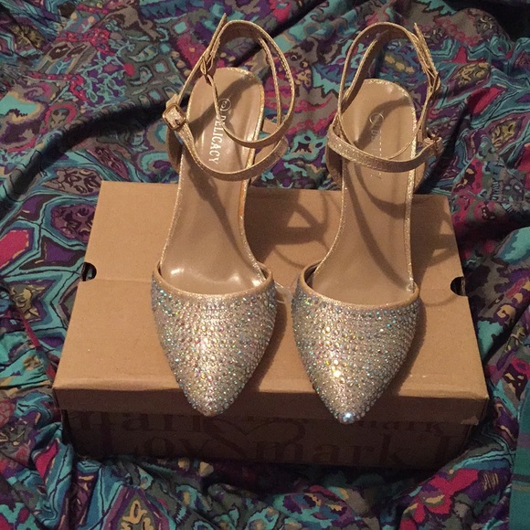 Never wore had them for 2 years just tired them on - Picture 5 of 5